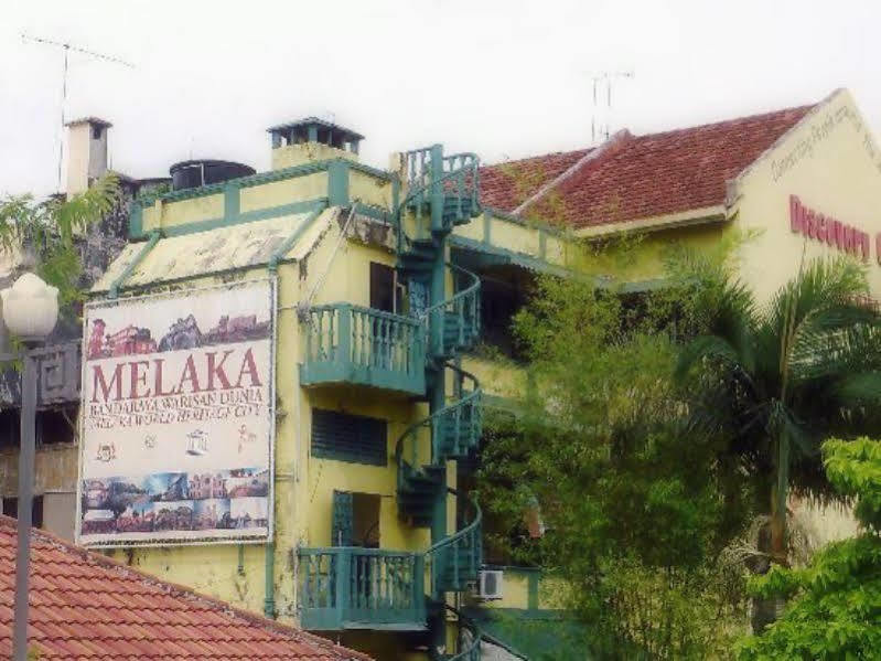Discovery Cafe And Guesthouse Malacca Luaran gambar