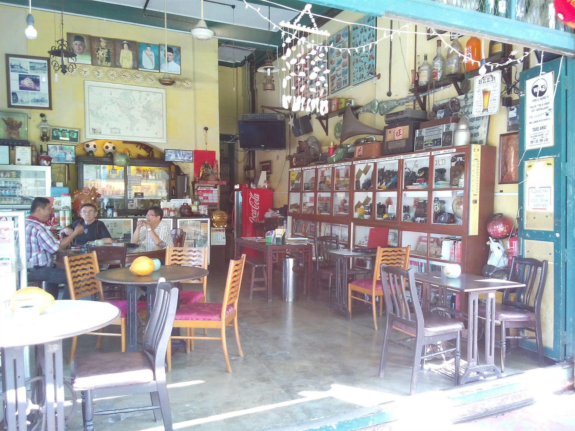 Discovery Cafe And Guesthouse Malacca Luaran gambar