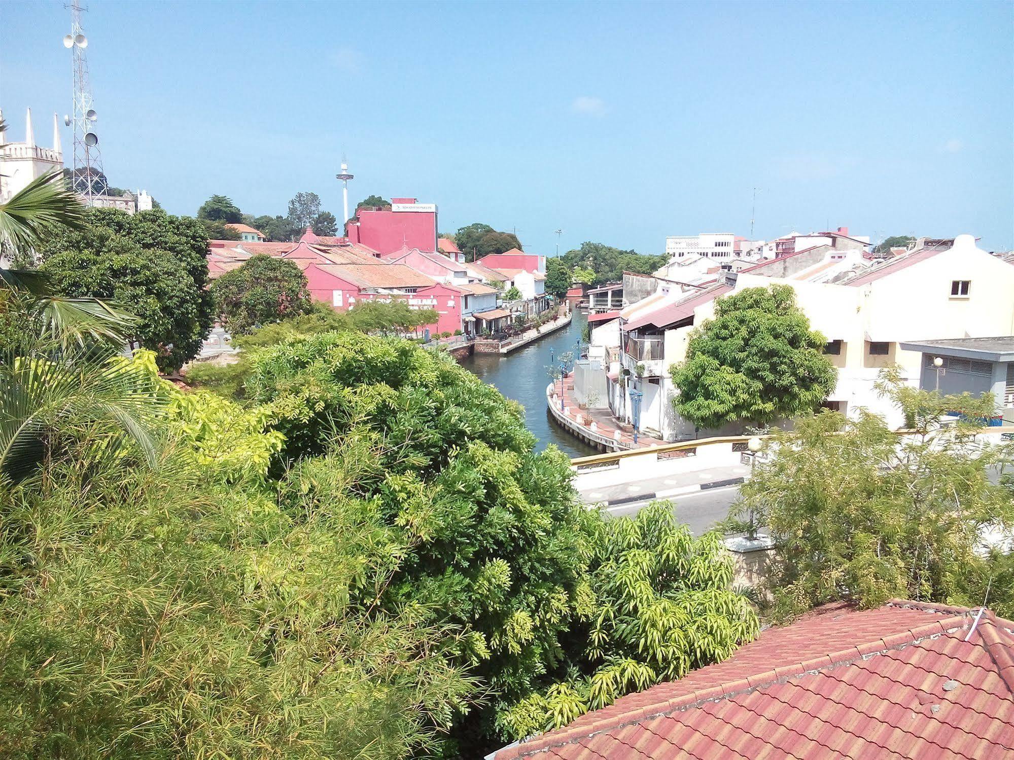 Discovery Cafe And Guesthouse Malacca Luaran gambar