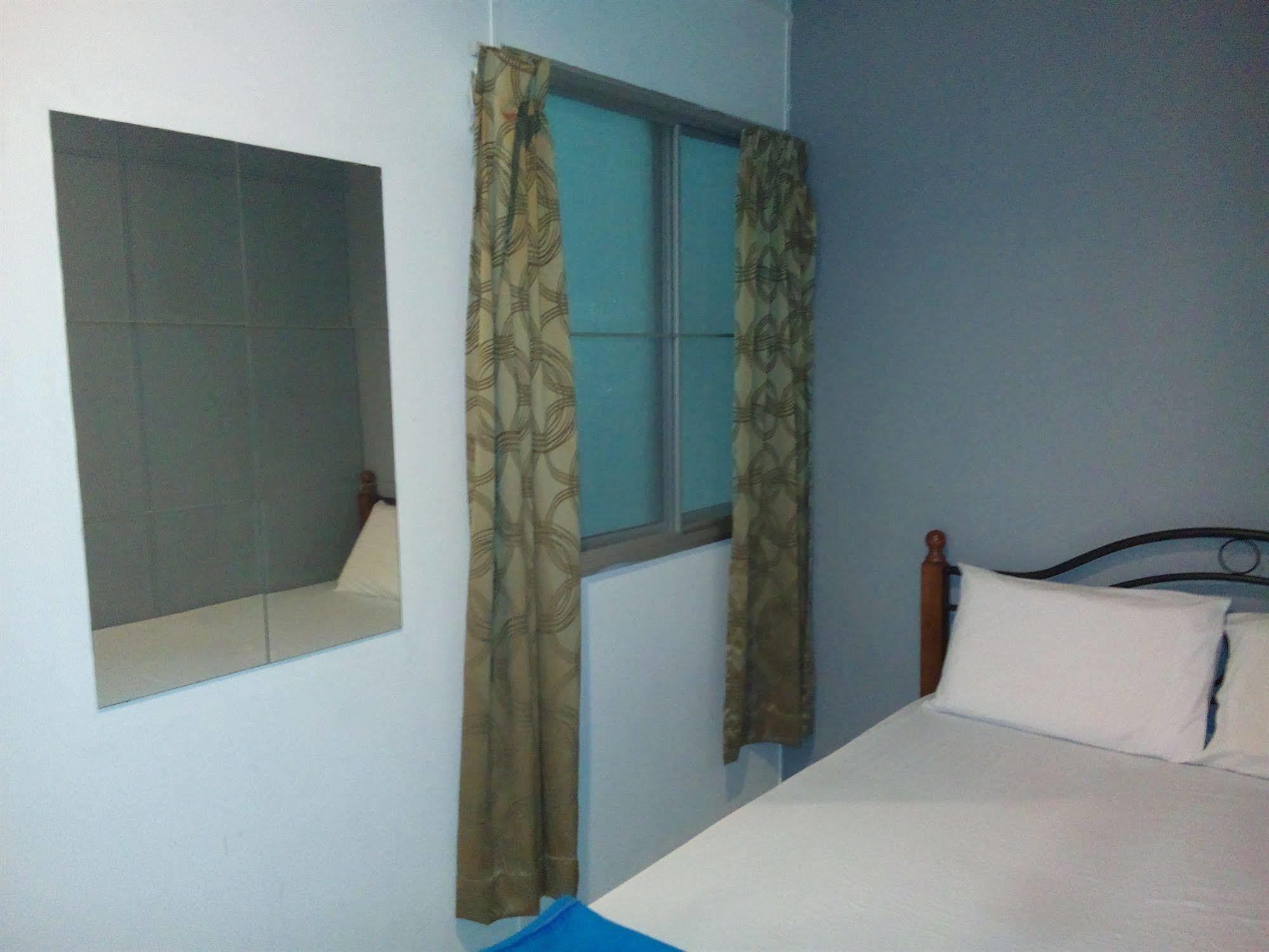Discovery Cafe And Guesthouse Malacca Luaran gambar