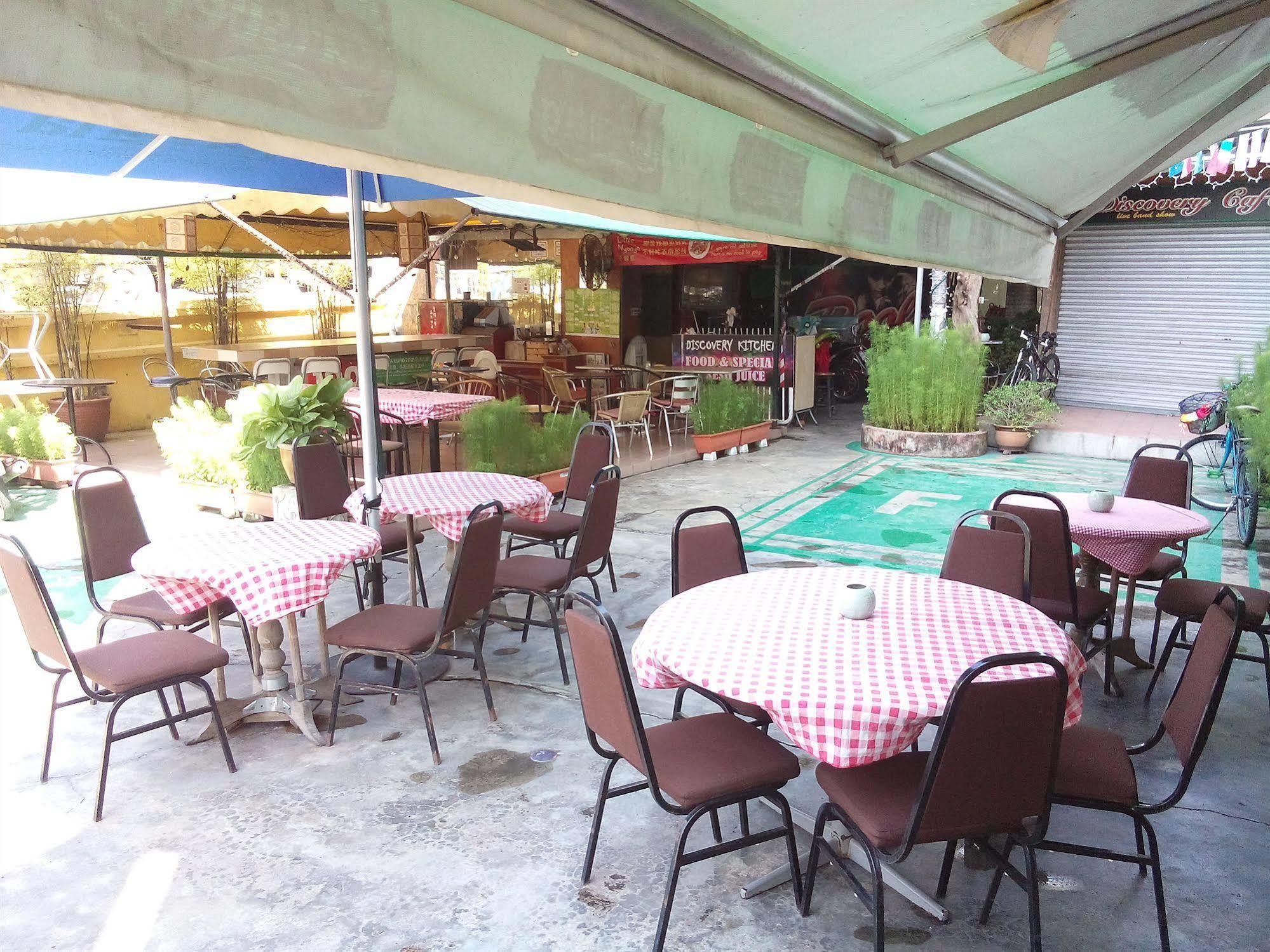 Discovery Cafe And Guesthouse Malacca Luaran gambar